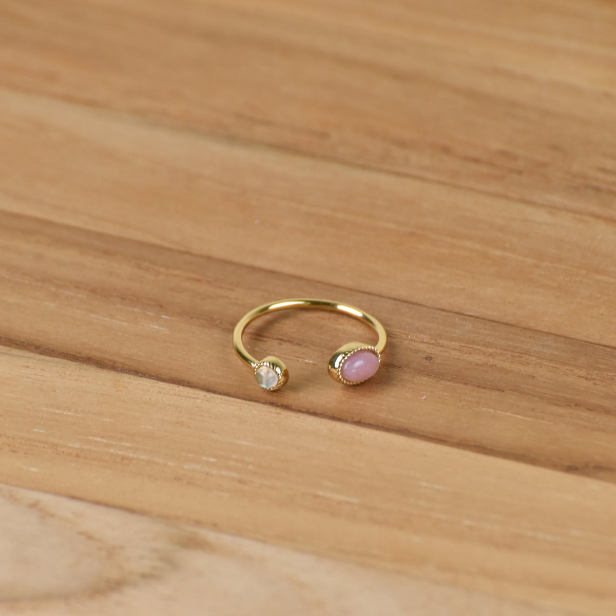Bague Claire Opale Rose / Pierre De Lune Blanche.
