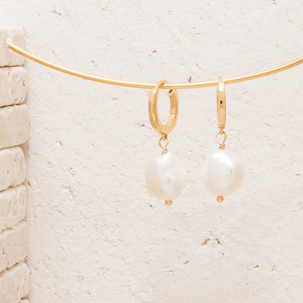 Créoles Mini Mana Perle Blanche