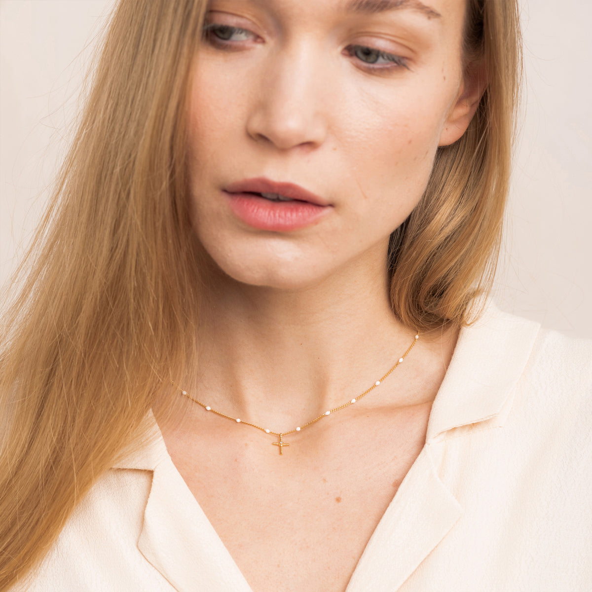 Collier Croix Blanc
