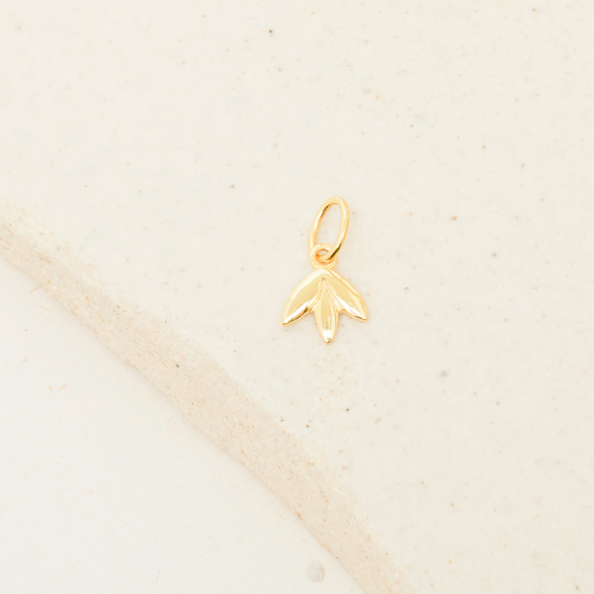 Pendentif Mini Lotus Or